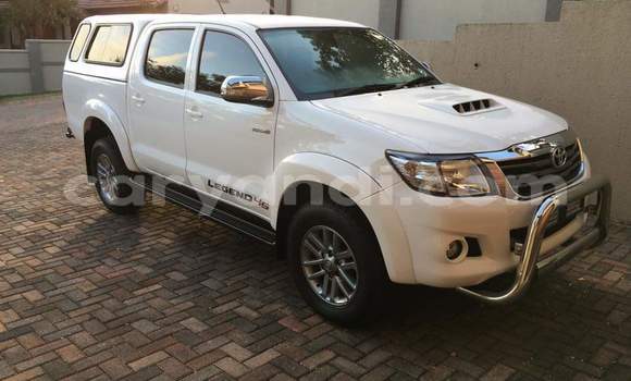 Acheter Occasion Voiture Toyota Hilux Blanc à Lusaka, Zambie Acheter Occasion Voiture Toyota Hilux Blanc à Lusaka, Zambie