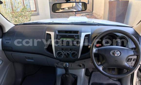 Acheter Occasion Voiture Toyota Hilux Blanc à Lusaka, Zambie Acheter Occasion Voiture Toyota Hilux Blanc à Lusaka, Zambie