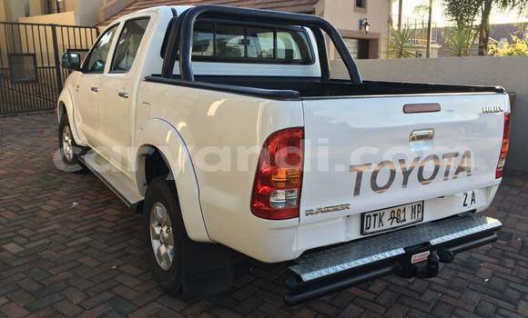 Acheter Occasion Voiture Toyota Hilux Blanc à Lusaka, Zambie Acheter Occasion Voiture Toyota Hilux Blanc à Lusaka, Zambie