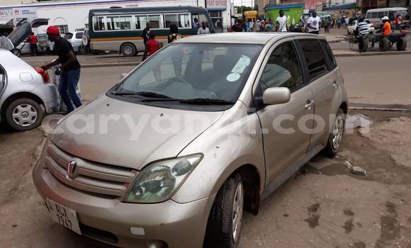 Acheter Occasion Voiture Toyota IST Beige à Lusaka, Zambie Acheter Occasion Voiture Toyota IST Beige à Lusaka, Zambie