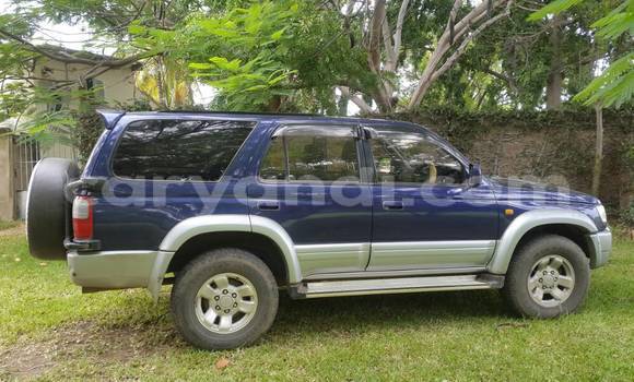 Acheter Occasion Voiture Toyota Hilux Surf Bleu à Lusaka, Zambie Acheter Occasion Voiture Toyota Hilux Surf Bleu à Lusaka, Zambie