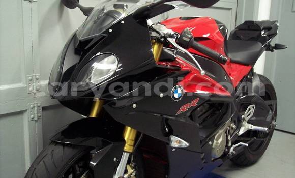 Acheter Occasion Moto BMW S 1000 Bleu à Import - Dubai, Zambie Acheter Occasion Moto BMW S 1000 Bleu à Import - Dubai, Zambie