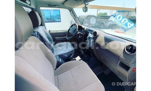 Buy Import Toyota Land Cruiser Beige Car in Import - Dubai in Zambia Buy Import Toyota Land Cruiser Beige Car in Import - Dubai in Zambia