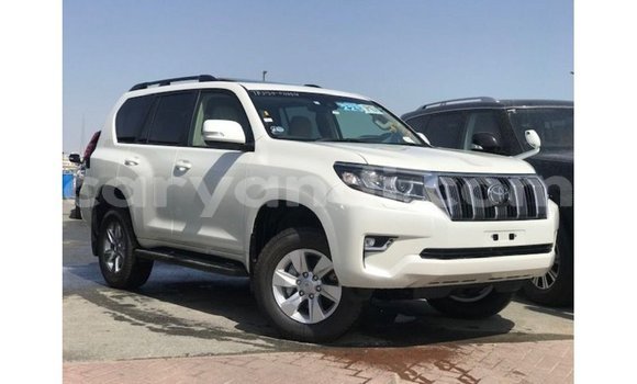 Nunua Imported Toyota Prado Nyeupe Gari ndani ya Import - Dubai nchini Zambia Nunua Imported Toyota Prado Nyeupe Gari ndani ya Import - Dubai nchini Zambia