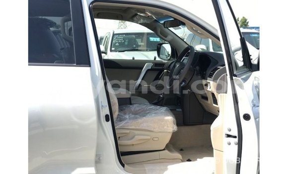 Nunua Imported Toyota Prado Nyeupe Gari ndani ya Import - Dubai nchini Zambia Nunua Imported Toyota Prado Nyeupe Gari ndani ya Import - Dubai nchini Zambia