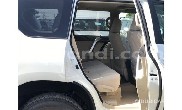 Nunua Imported Toyota Prado Nyeupe Gari ndani ya Import - Dubai nchini Zambia Nunua Imported Toyota Prado Nyeupe Gari ndani ya Import - Dubai nchini Zambia