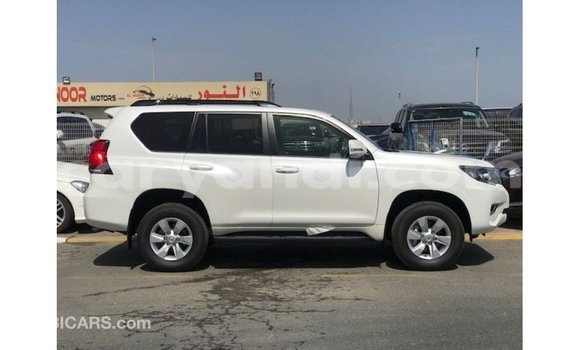 Nunua Imported Toyota Prado Nyeupe Gari ndani ya Import - Dubai nchini Zambia Nunua Imported Toyota Prado Nyeupe Gari ndani ya Import - Dubai nchini Zambia