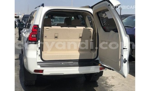 Nunua Imported Toyota Prado Nyeupe Gari ndani ya Import - Dubai nchini Zambia Nunua Imported Toyota Prado Nyeupe Gari ndani ya Import - Dubai nchini Zambia