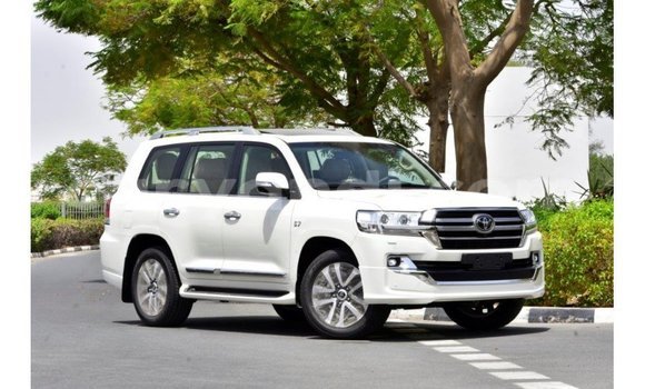 Buy Import Toyota Land Cruiser White Car in Import - Dubai in Zambia Buy Import Toyota Land Cruiser White Car in Import - Dubai in Zambia