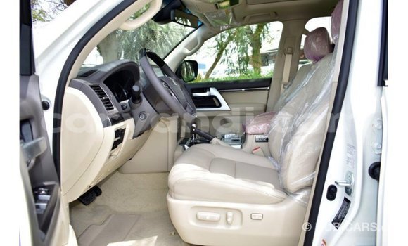 Buy Import Toyota Land Cruiser White Car in Import - Dubai in Zambia Buy Import Toyota Land Cruiser White Car in Import - Dubai in Zambia