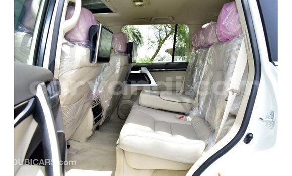 Buy Import Toyota Land Cruiser White Car in Import - Dubai in Zambia Buy Import Toyota Land Cruiser White Car in Import - Dubai in Zambia