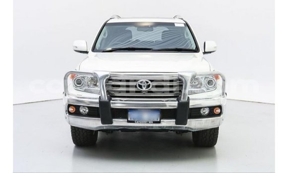 Nunua Imported Toyota Land Cruiser Nyeupe Gari ndani ya Import - Dubai nchini Zambia Nunua Imported Toyota Land Cruiser Nyeupe Gari ndani ya Import - Dubai nchini Zambia