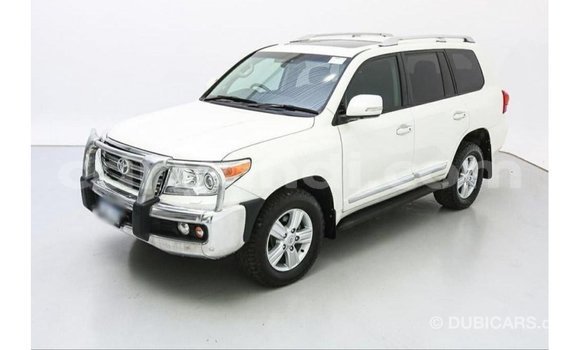 Nunua Imported Toyota Land Cruiser Nyeupe Gari ndani ya Import - Dubai nchini Zambia Nunua Imported Toyota Land Cruiser Nyeupe Gari ndani ya Import - Dubai nchini Zambia