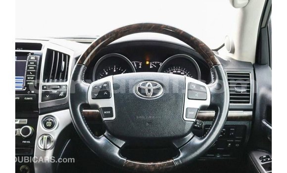 Nunua Imported Toyota Land Cruiser Nyeupe Gari ndani ya Import - Dubai nchini Zambia Nunua Imported Toyota Land Cruiser Nyeupe Gari ndani ya Import - Dubai nchini Zambia