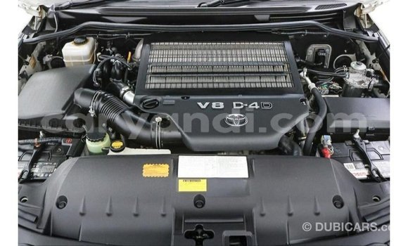 Nunua Imported Toyota Land Cruiser Nyeupe Gari ndani ya Import - Dubai nchini Zambia Nunua Imported Toyota Land Cruiser Nyeupe Gari ndani ya Import - Dubai nchini Zambia