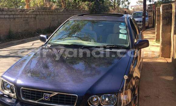 Buy Used Volvo S40 Blue Car in Lusaka in Zambia