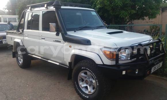 Buy Used Toyota Land Cruiser White Car in Lusaka in Zambia Buy Used Toyota Land Cruiser White Car in Lusaka in Zambia