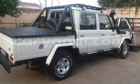 Buy Used Toyota Land Cruiser White Car in Lusaka in Zambia Buy Used Toyota Land Cruiser White Car in Lusaka in Zambia