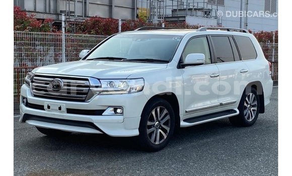 Nunua Imported Toyota Land Cruiser Nyeupe Gari ndani ya Import - Dubai nchini Zambia Nunua Imported Toyota Land Cruiser Nyeupe Gari ndani ya Import - Dubai nchini Zambia