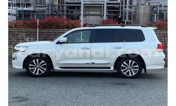 Nunua Imported Toyota Land Cruiser Nyeupe Gari ndani ya Import - Dubai nchini Zambia Nunua Imported Toyota Land Cruiser Nyeupe Gari ndani ya Import - Dubai nchini Zambia