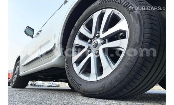 Nunua Imported Toyota Land Cruiser Nyeupe Gari ndani ya Import - Dubai nchini Zambia Nunua Imported Toyota Land Cruiser Nyeupe Gari ndani ya Import - Dubai nchini Zambia