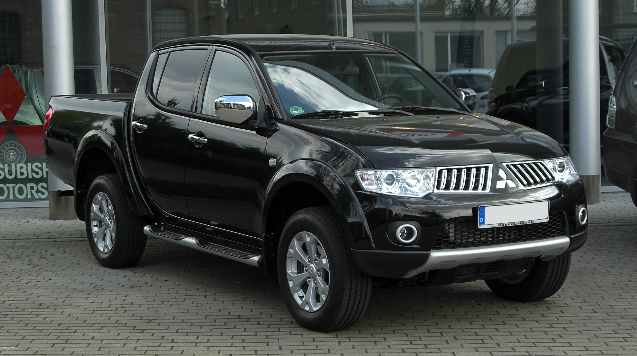 L200 m